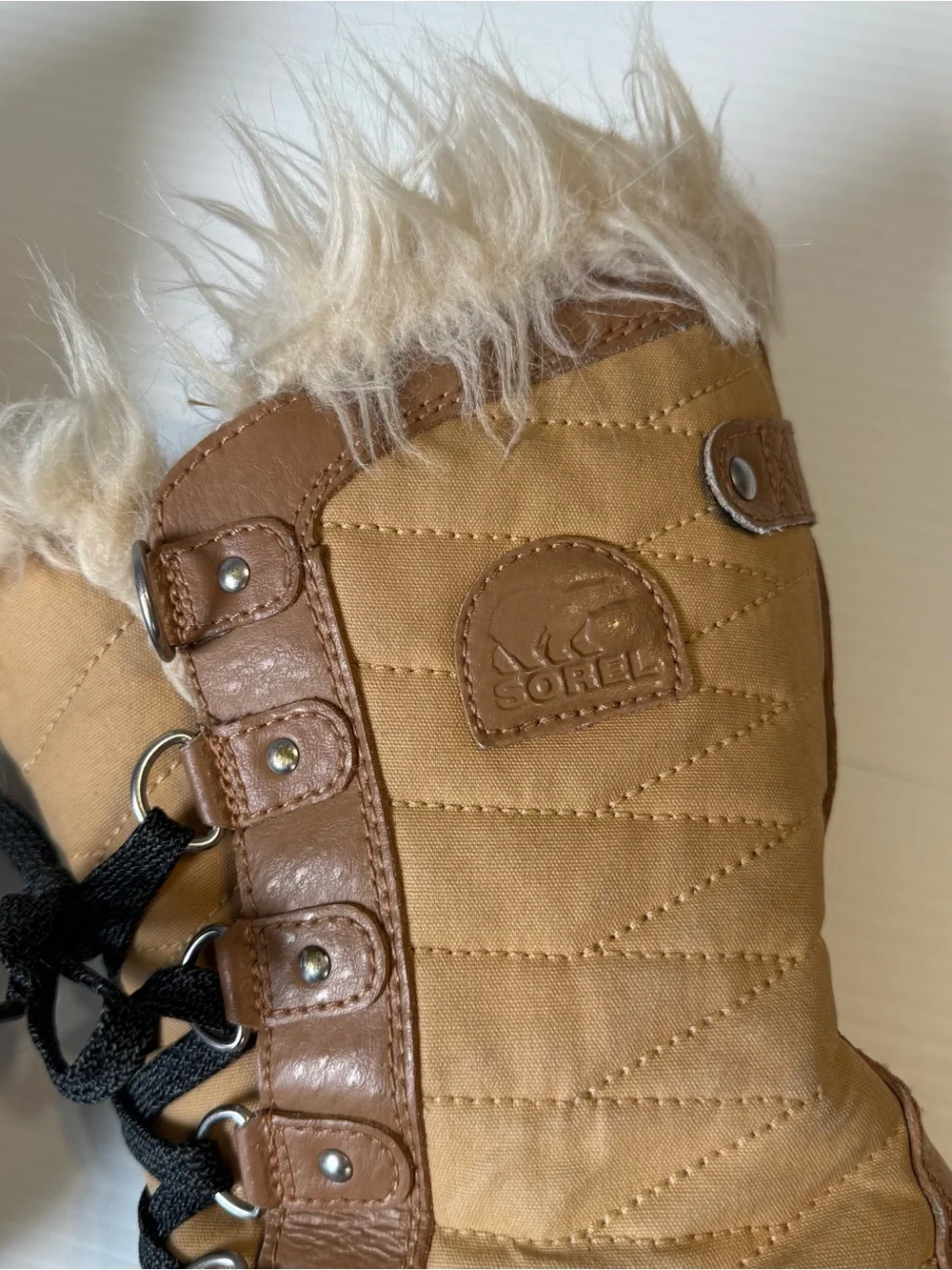 Sorel Tofino II Waterproof Faux Fur Snow Boots Tan Black Winter Women’s Size 4